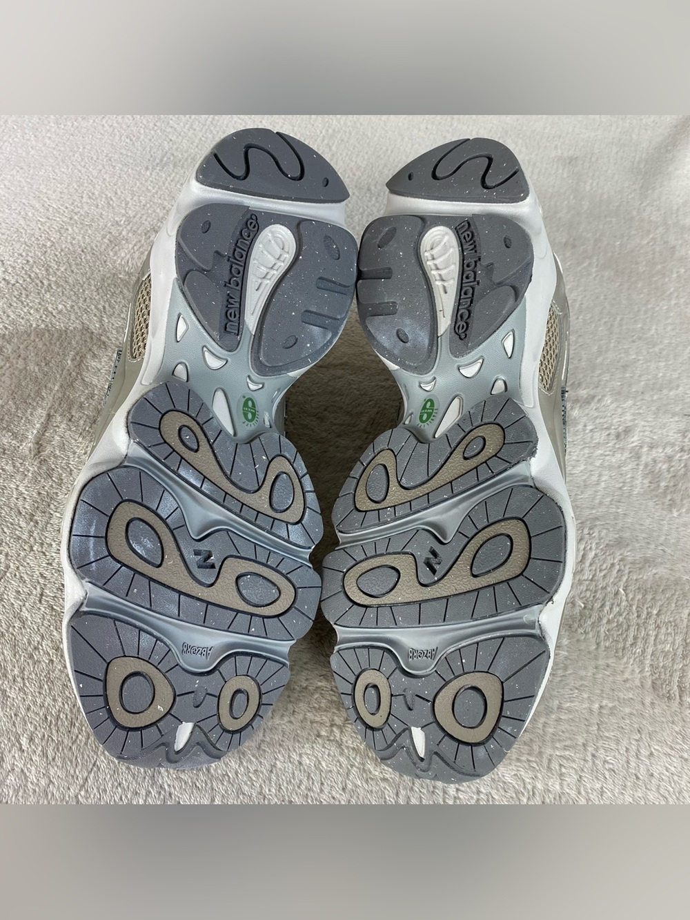 New Balance 1000 Mens Size 10 Light Silver Arid Stone Running Shoes M1000N NEW - Picture 9 of 10